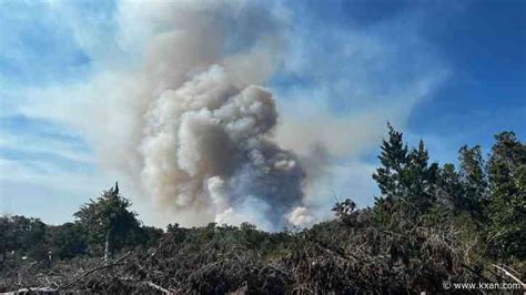 Oak Grove wildfire estimated at 400 acres, 50% contained; Kyle mayor said 1 home destroyed